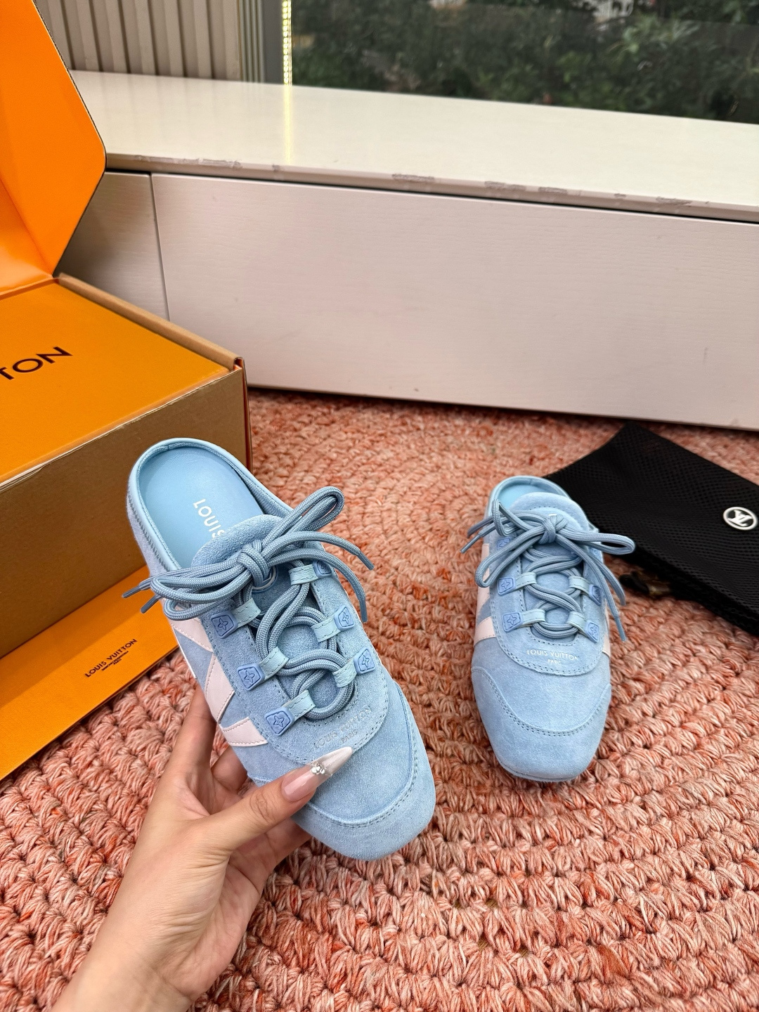 🌾G000所见即所得2026年春夏秀场上推出的 LV Footprint Soccer 芭蕾运动鞋是 P