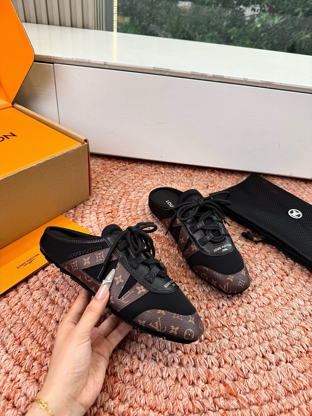 🌾G000所见即所得2026年春夏秀场上推出的 LV Footprint Soccer 芭蕾运动鞋是 P