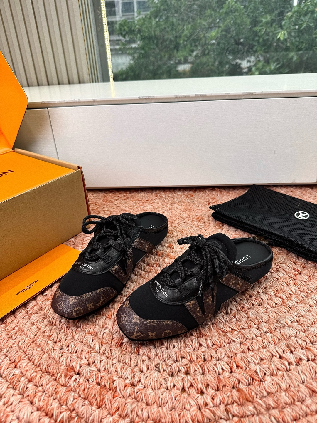 🌾G000所见即所得2026年春夏秀场上推出的 LV Footprint Soccer 芭蕾运动鞋是 P