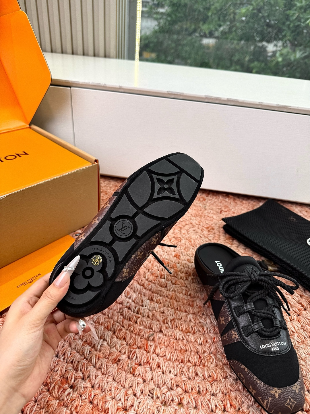 🌾G000所见即所得2026年春夏秀场上推出的 LV Footprint Soccer 芭蕾运动鞋是 P
