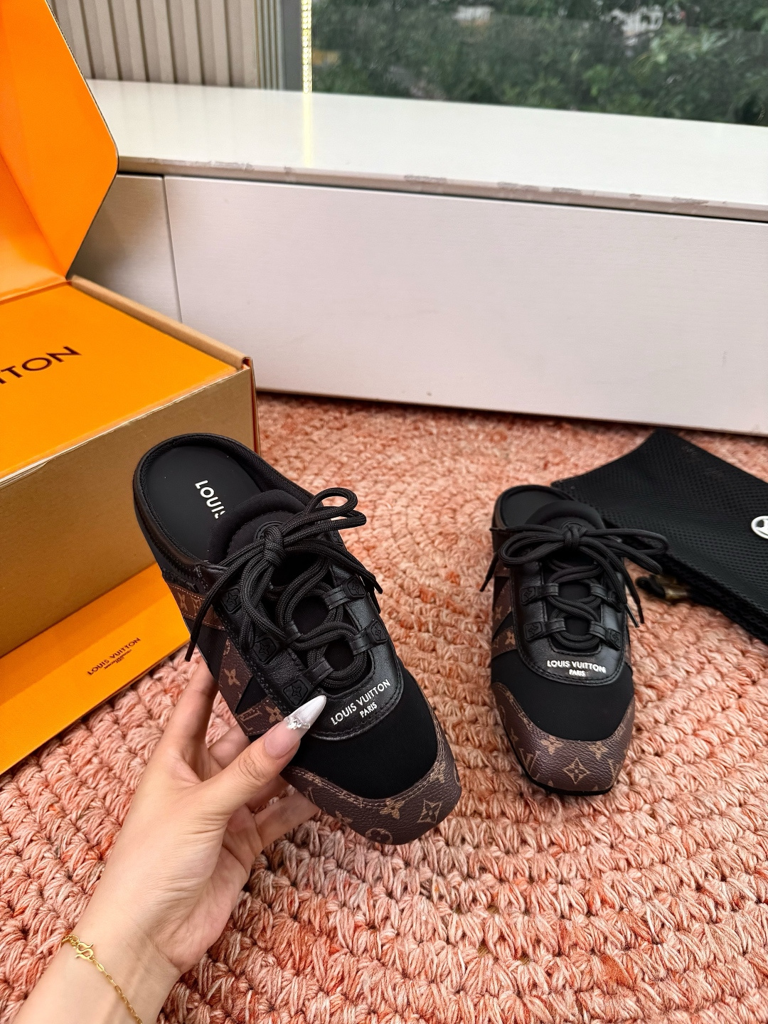 🌾G000所见即所得2026年春夏秀场上推出的 LV Footprint Soccer 芭蕾运动鞋是 P