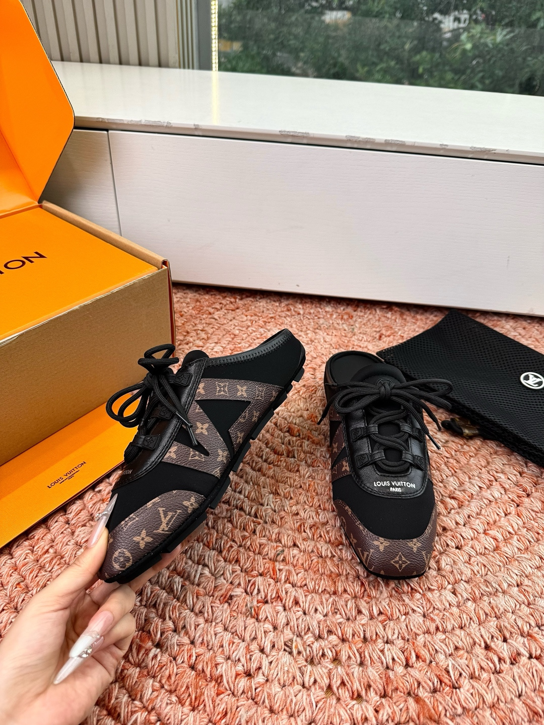 🌾G000所见即所得2026年春夏秀场上推出的 LV Footprint Soccer 芭蕾运动鞋是 P