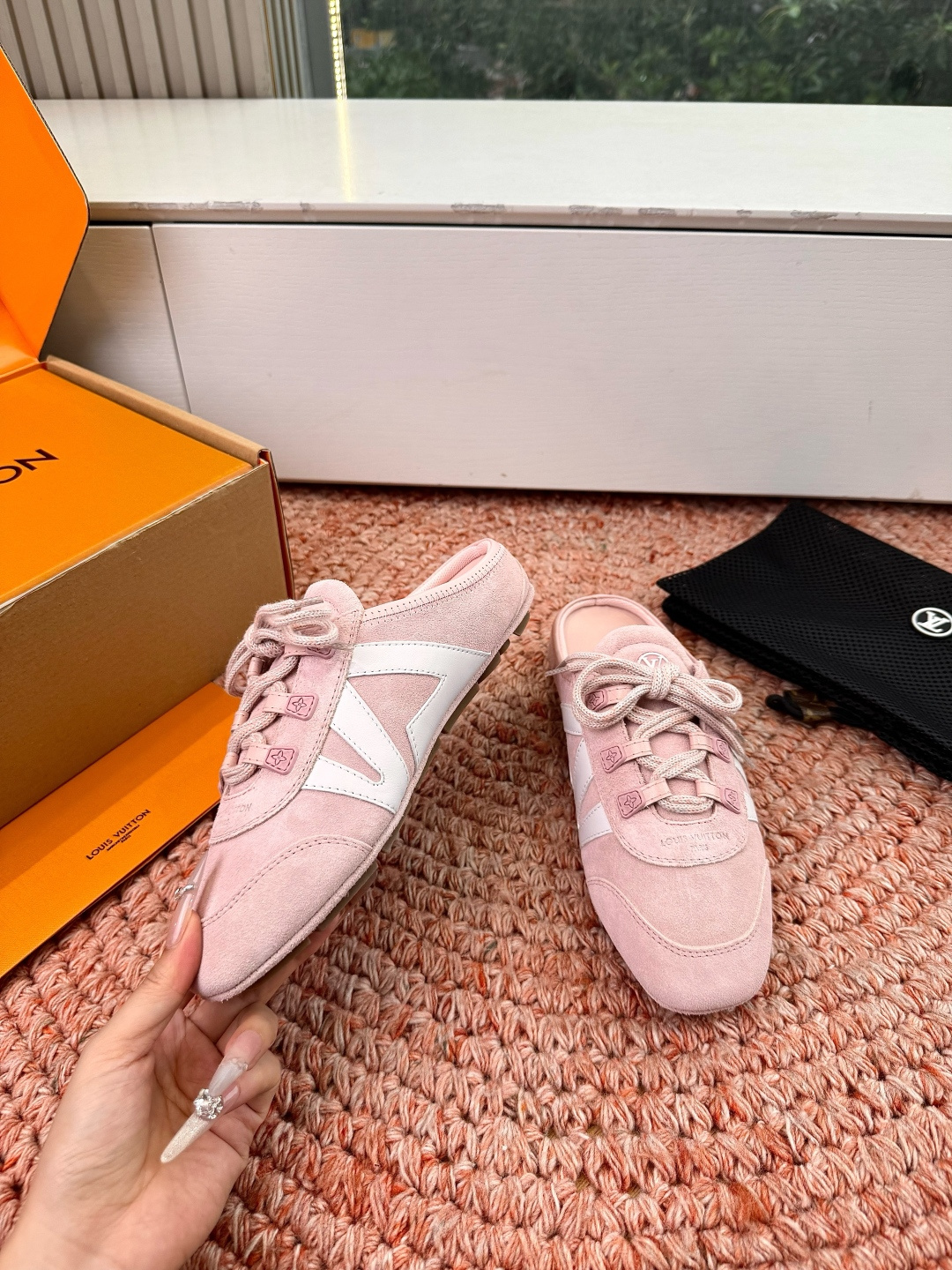 🌾G000所见即所得2026年春夏秀场上推出的 LV Footprint Soccer 芭蕾运动鞋是 P