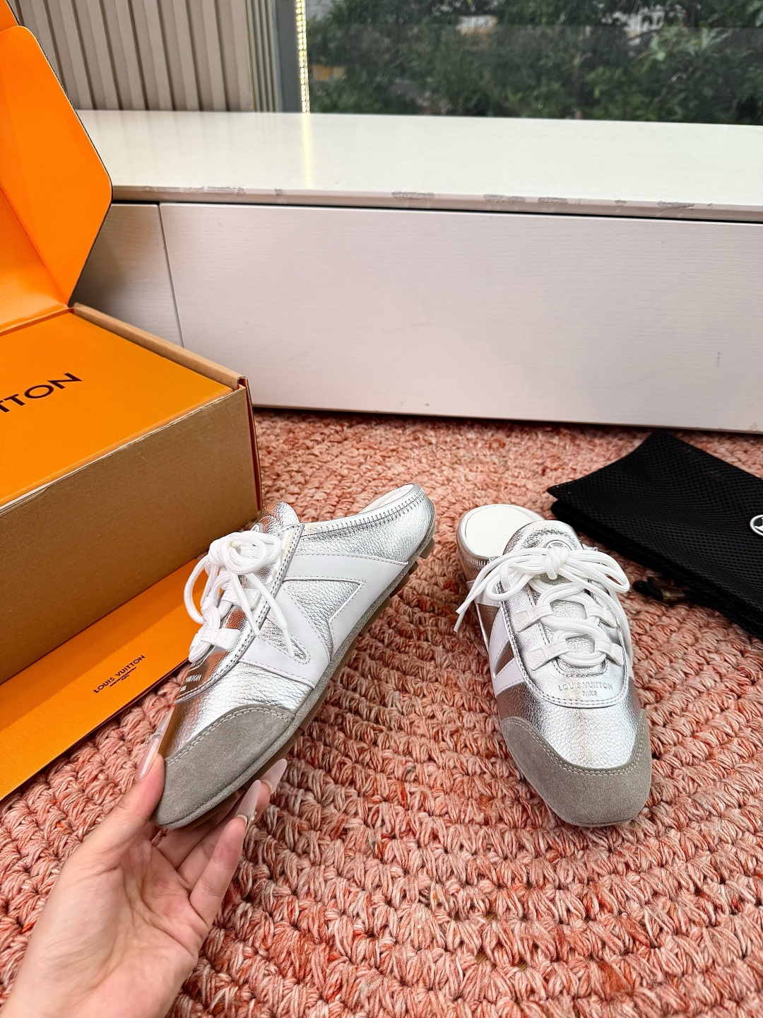 🌾G000所见即所得2026年春夏秀场上推出的 LV Footprint Soccer 芭蕾运动鞋是 P