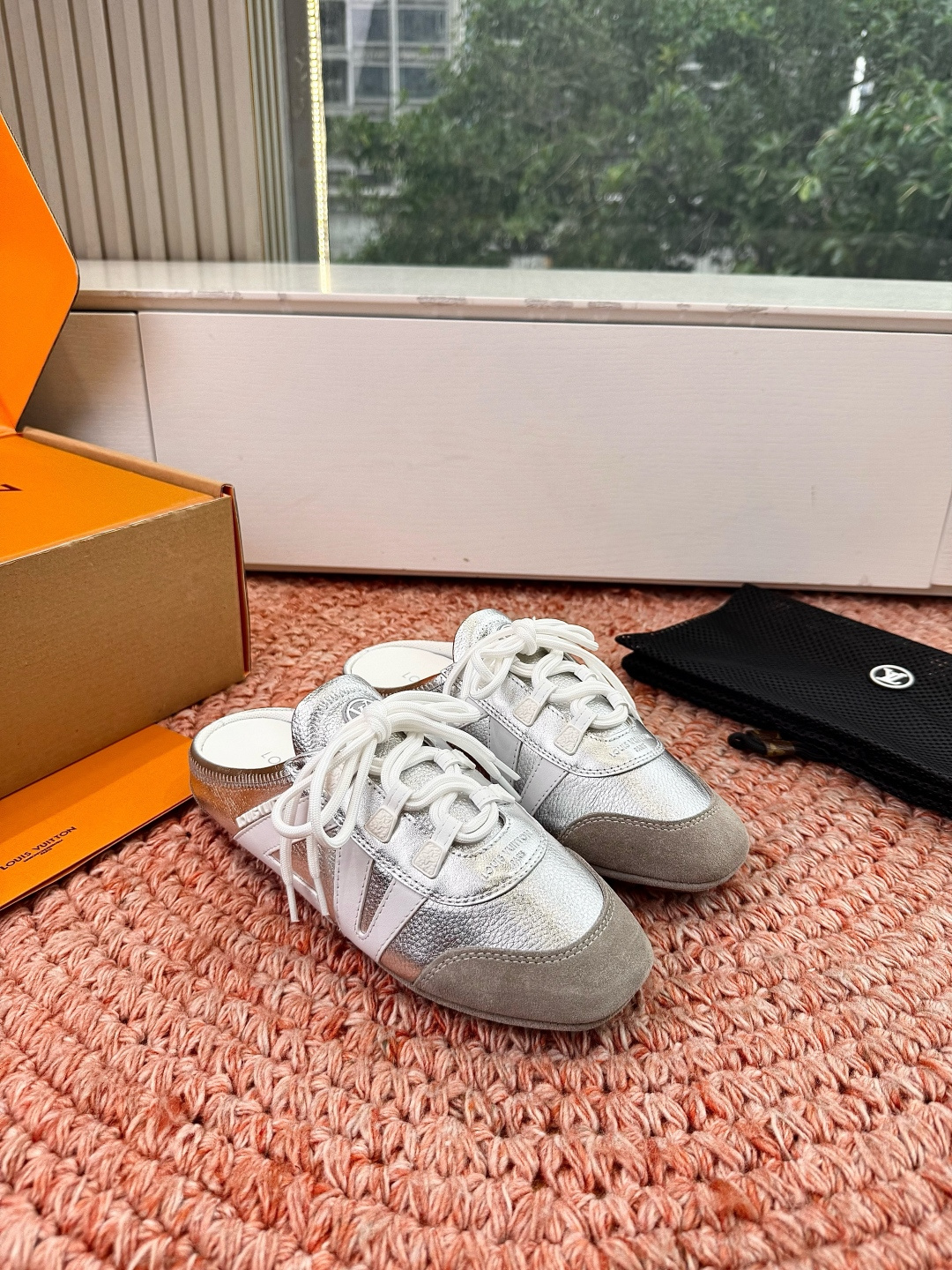 🌾G000所见即所得2026年春夏秀场上推出的 LV Footprint Soccer 芭蕾运动鞋是 P