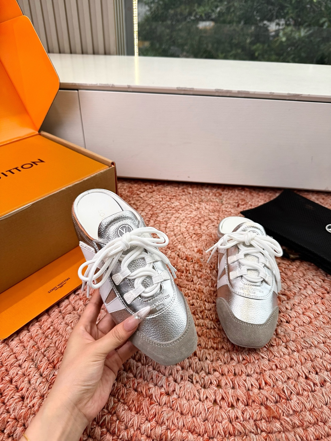 🌾G000所见即所得2026年春夏秀场上推出的 LV Footprint Soccer 芭蕾运动鞋是 P