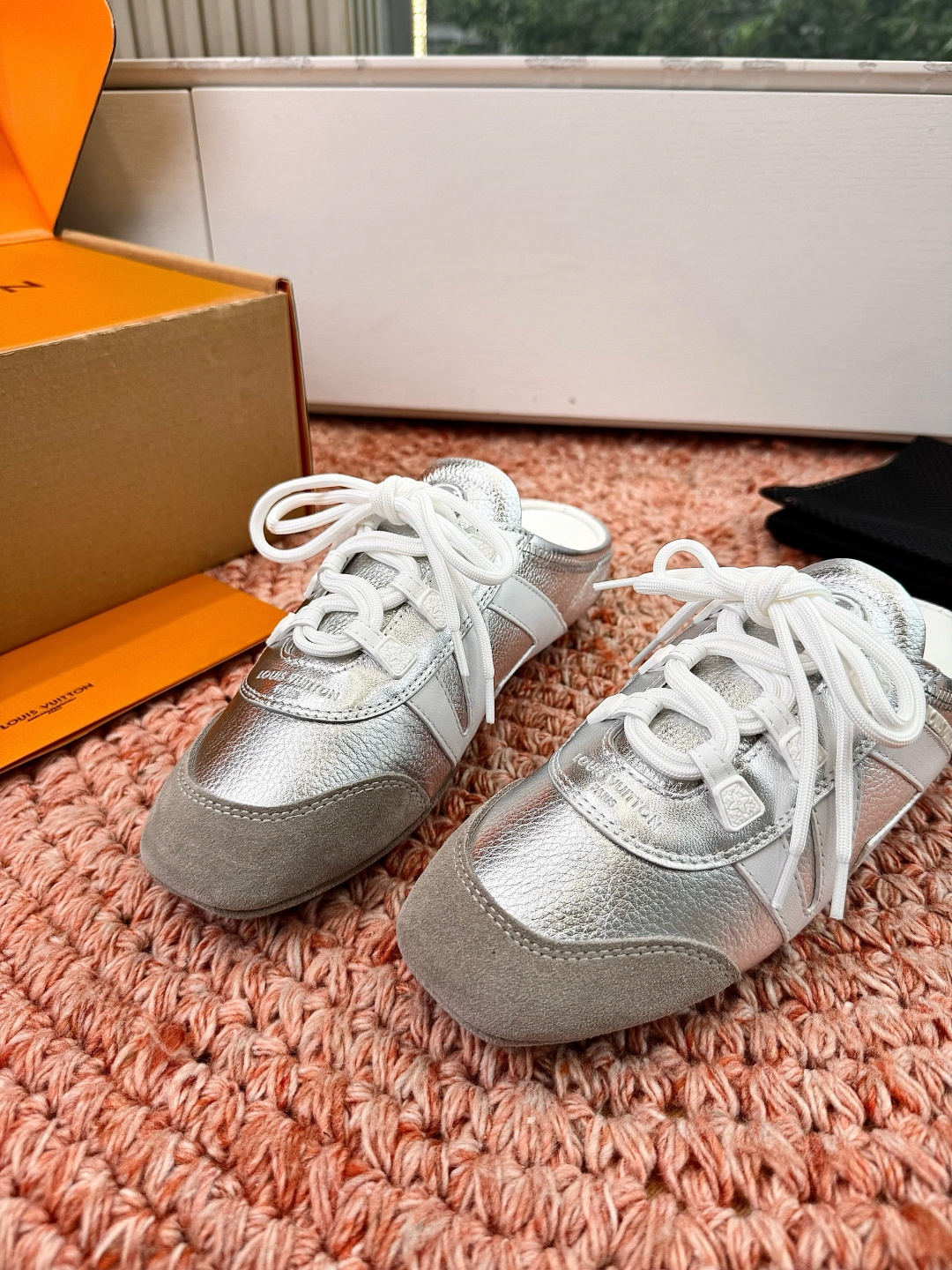 🌾G000所见即所得2026年春夏秀场上推出的 LV Footprint Soccer 芭蕾运动鞋是 P