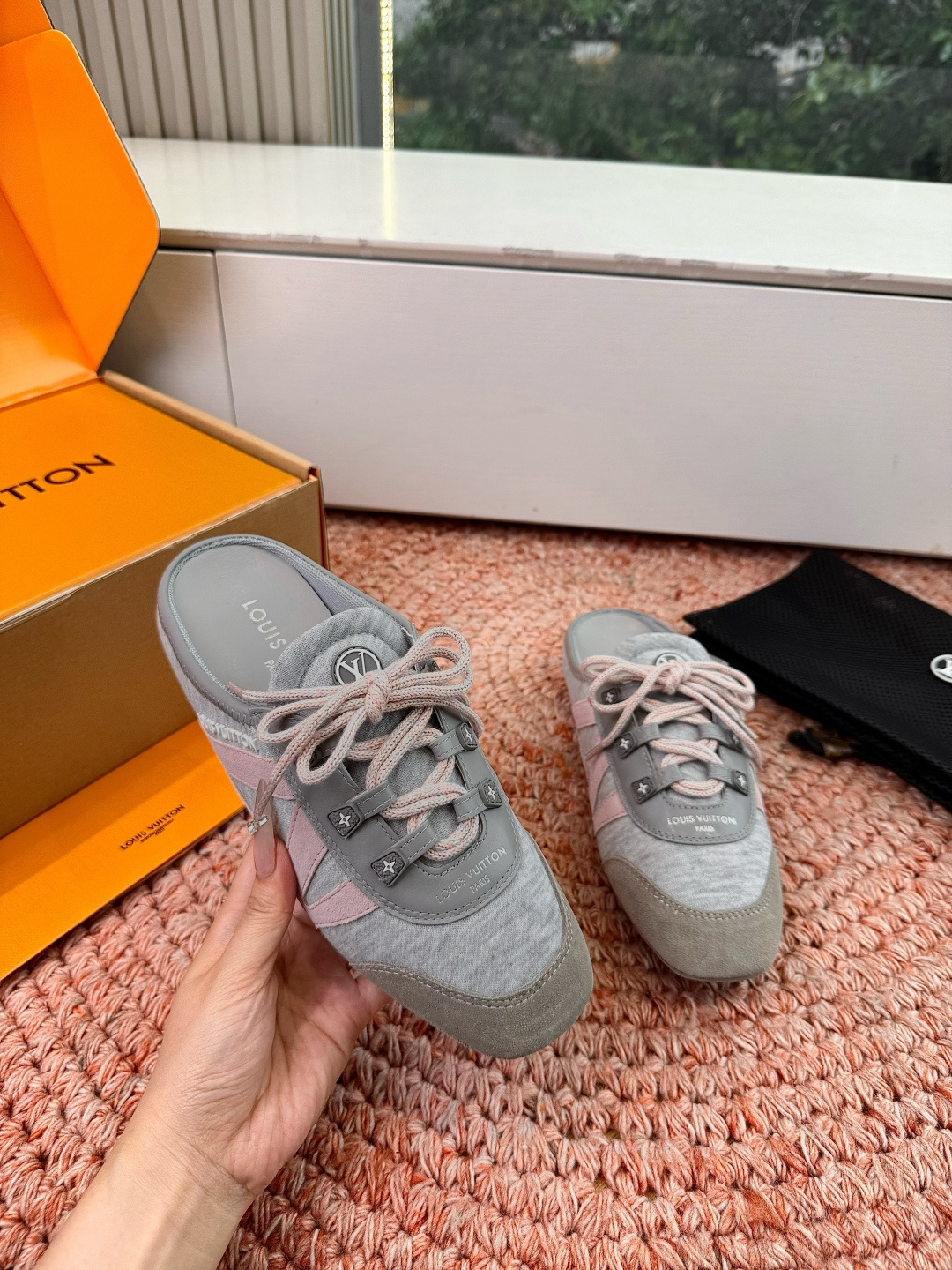 🌾G000所见即所得2026年春夏秀场上推出的 LV Footprint Soccer 芭蕾运动鞋是 P