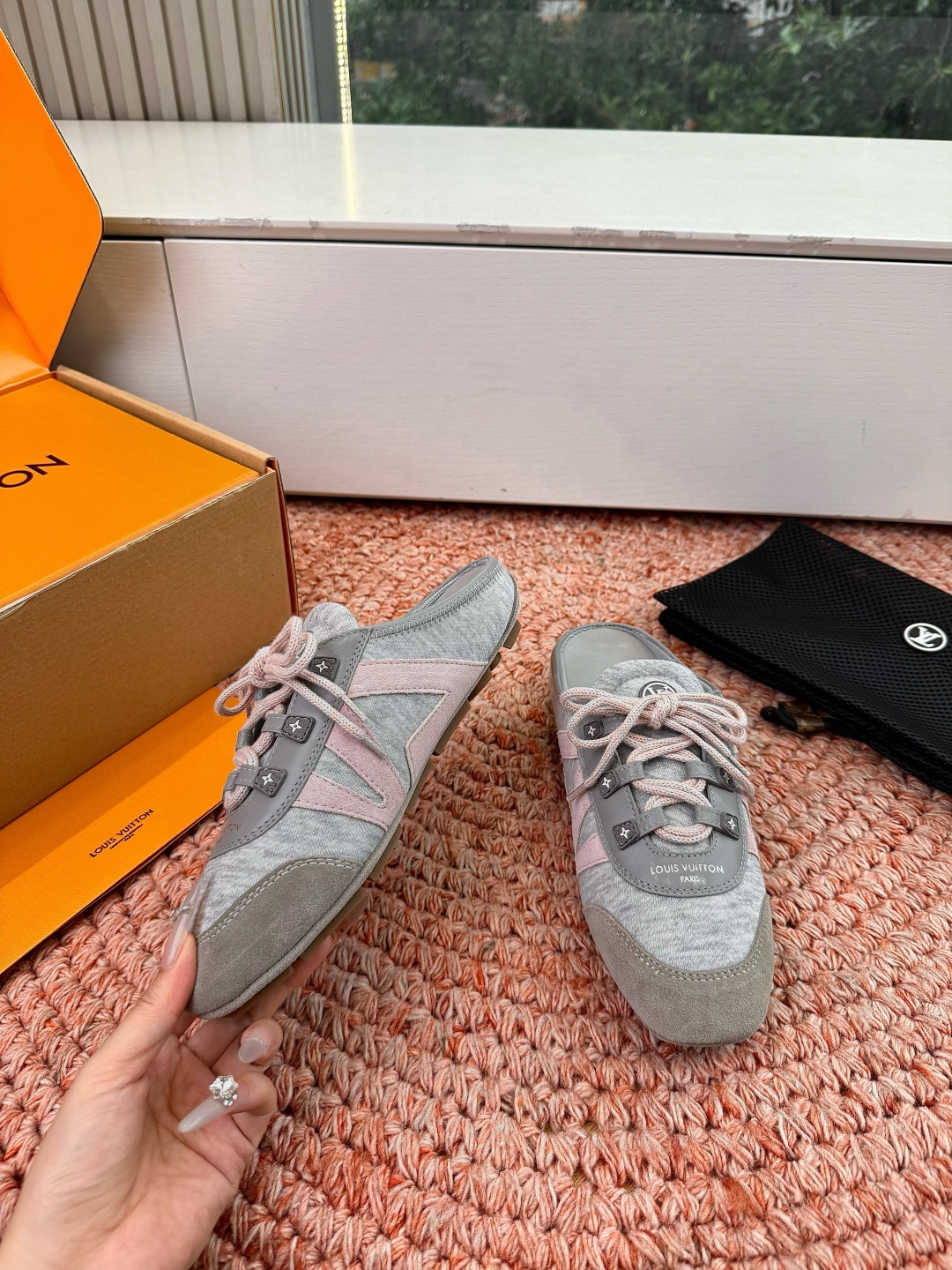 🌾G000所见即所得2026年春夏秀场上推出的 LV Footprint Soccer 芭蕾运动鞋是 P