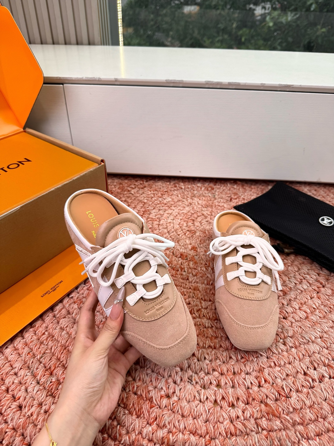 🌾G000所见即所得2026年春夏秀场上推出的 LV Footprint Soccer 芭蕾运动鞋是 P