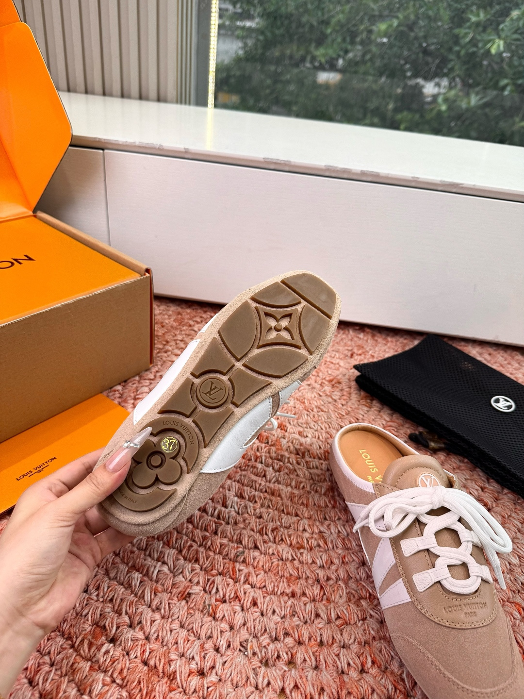 🌾G000所见即所得2026年春夏秀场上推出的 LV Footprint Soccer 芭蕾运动鞋是 P