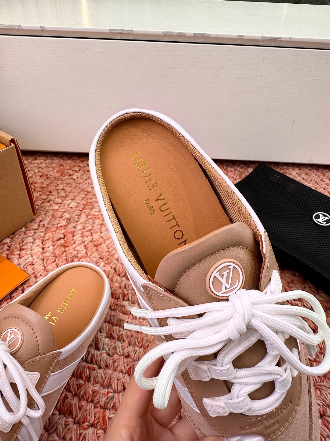 🌾G000所见即所得2026年春夏秀场上推出的 LV Footprint Soccer 芭蕾运动鞋是 P