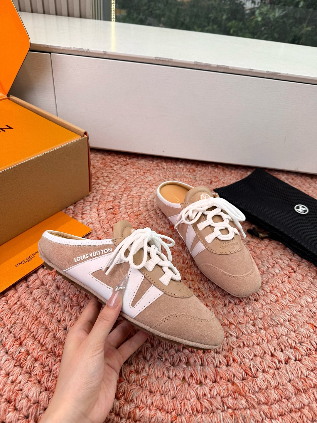 🌾G000所见即所得2026年春夏秀场上推出的 LV Footprint Soccer 芭蕾运动鞋是 P