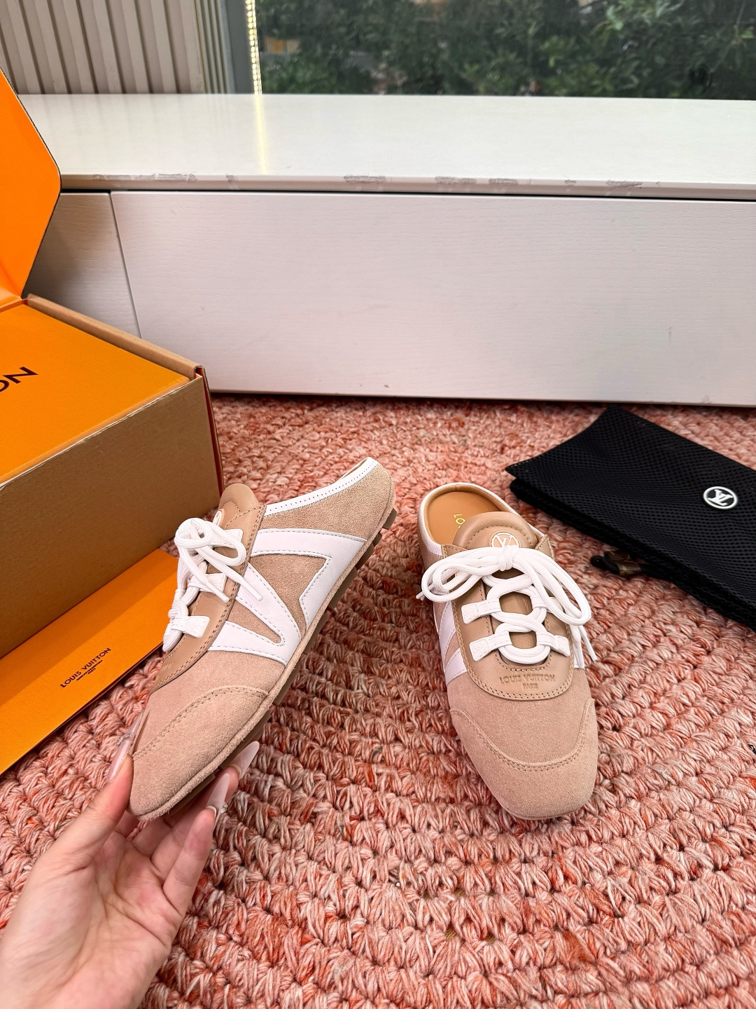 🌾G000所见即所得2026年春夏秀场上推出的 LV Footprint Soccer 芭蕾运动鞋是 P