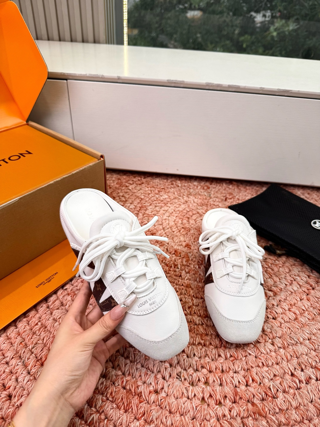 🌾G000所见即所得2026年春夏秀场上推出的 LV Footprint Soccer 芭蕾运动鞋是 P