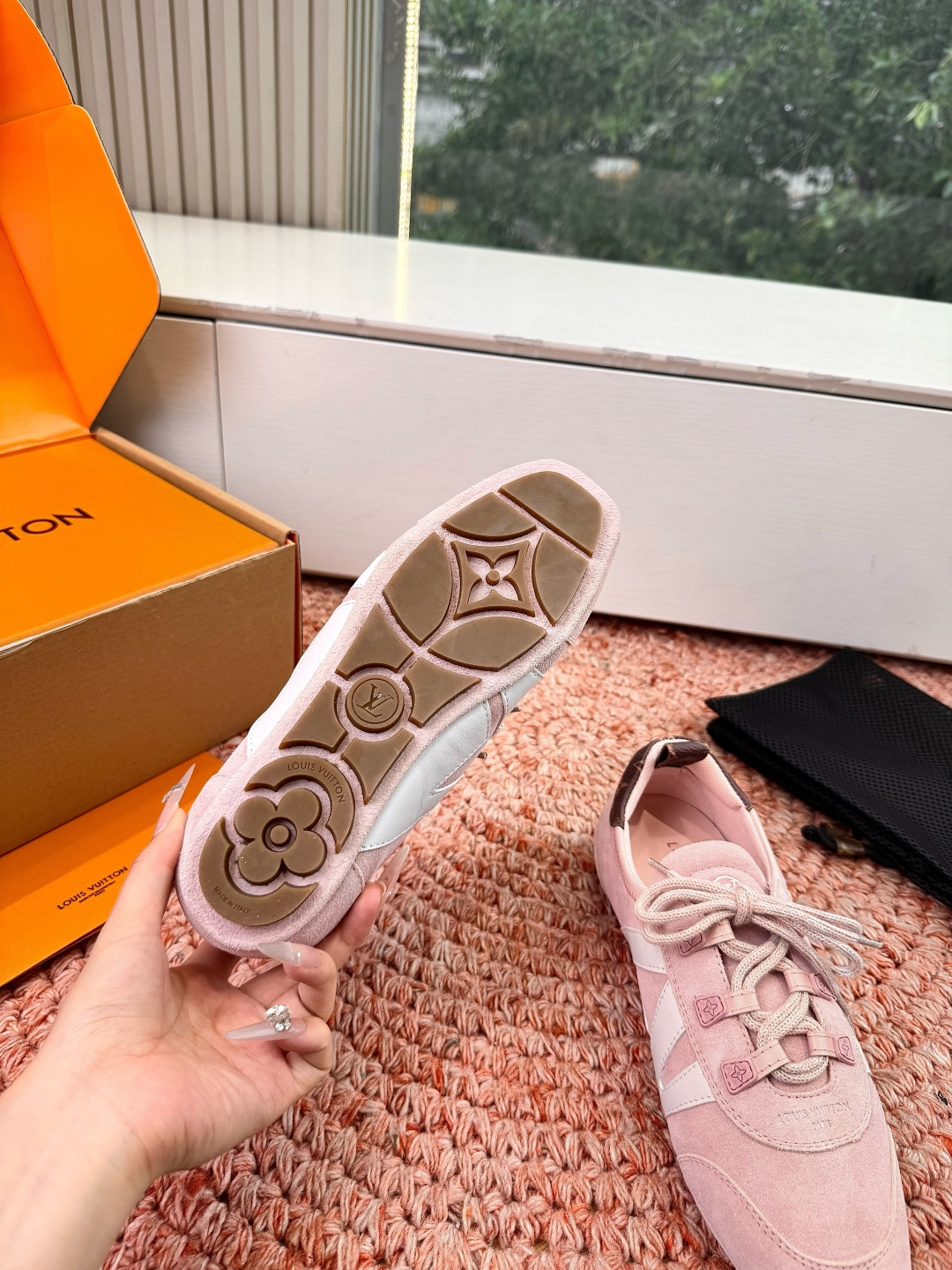 🌾G000所见即所得2026年春夏秀场上推出的 LV Footprint Soccer 芭蕾运动鞋是 P