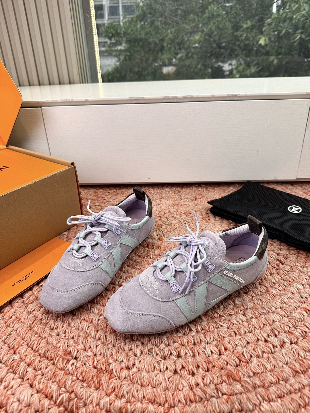 🌾G000所见即所得2026年春夏秀场上推出的 LV Footprint Soccer 芭蕾运动鞋是 P