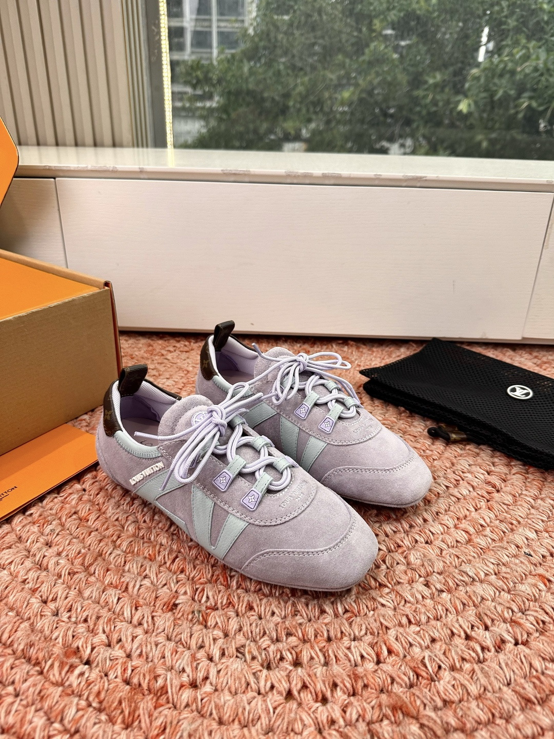 🌾G000所见即所得2026年春夏秀场上推出的 LV Footprint Soccer 芭蕾运动鞋是 P