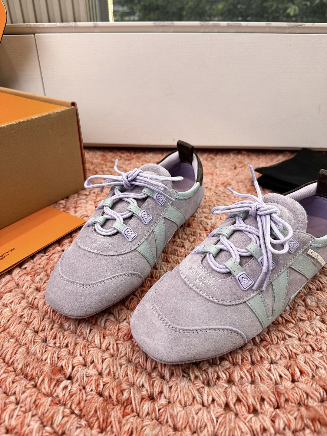 🌾G000所见即所得2026年春夏秀场上推出的 LV Footprint Soccer 芭蕾运动鞋是 P