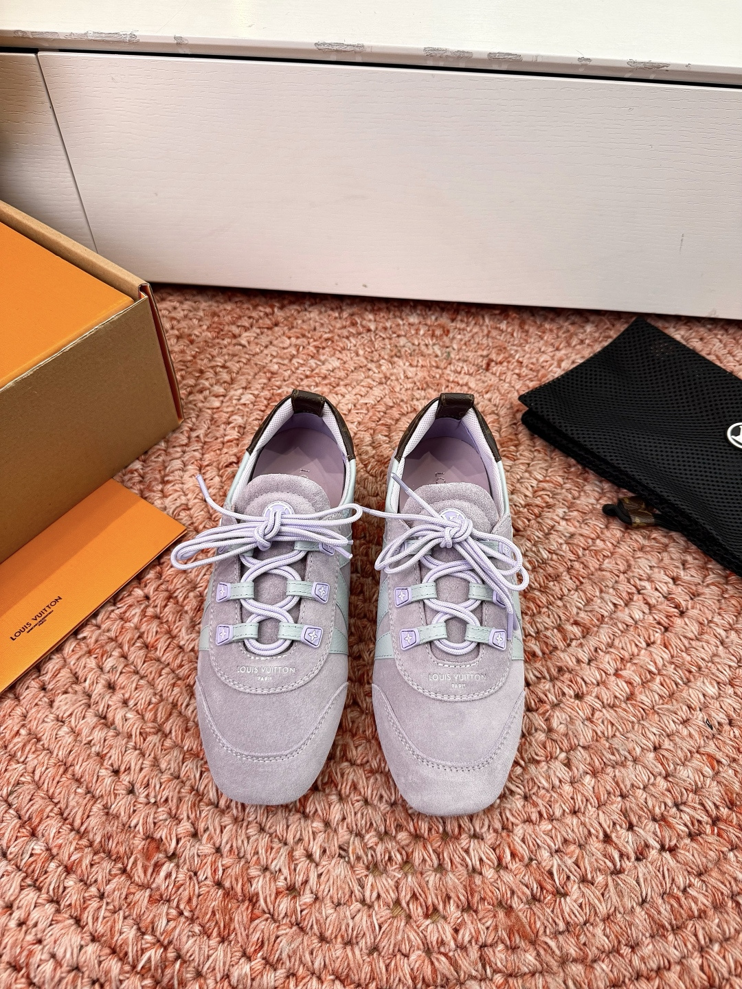 🌾G000所见即所得2026年春夏秀场上推出的 LV Footprint Soccer 芭蕾运动鞋是 P