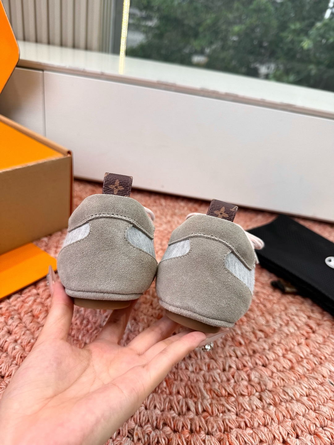 🌾G000所见即所得2026年春夏秀场上推出的 LV Footprint Soccer 芭蕾运动鞋是 P
