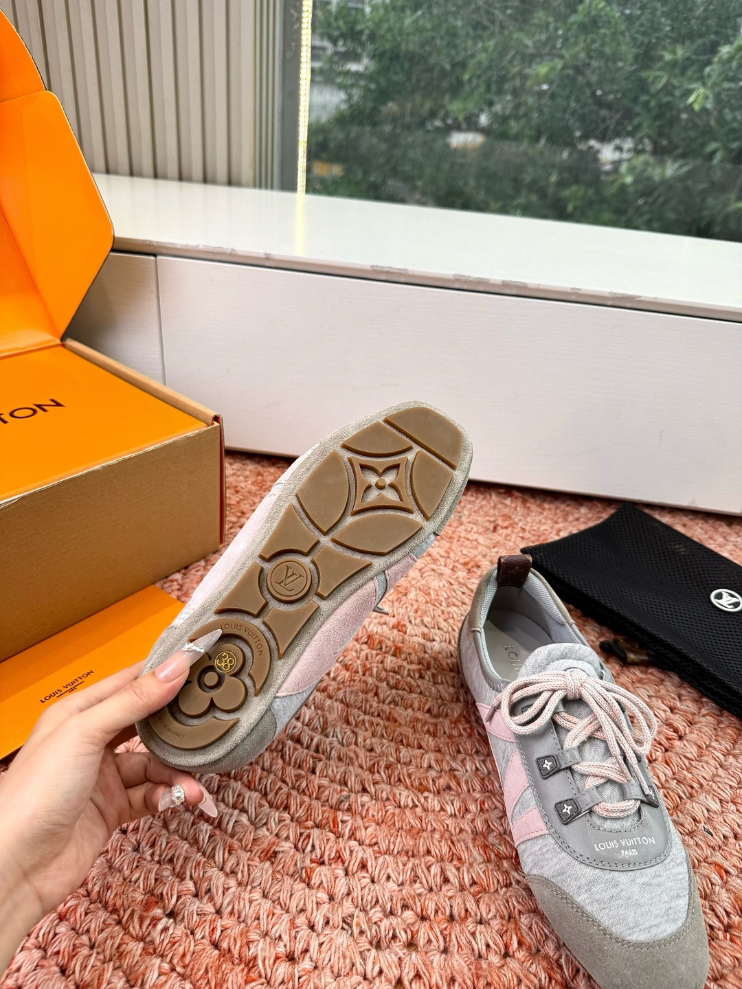 🌾G000所见即所得2026年春夏秀场上推出的 LV Footprint Soccer 芭蕾运动鞋是 P