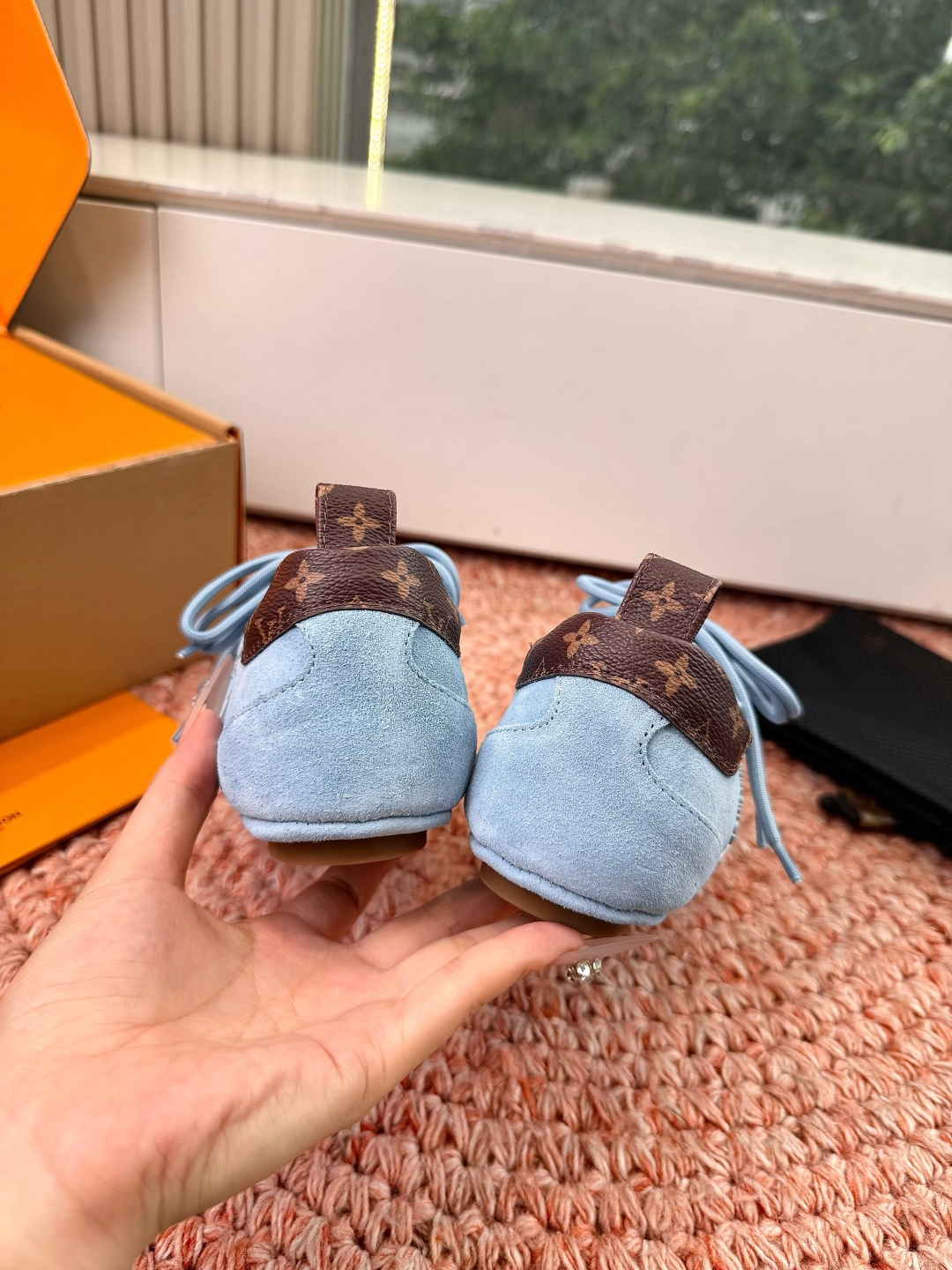 🌾G000所见即所得2026年春夏秀场上推出的 LV Footprint Soccer 芭蕾运动鞋是 P