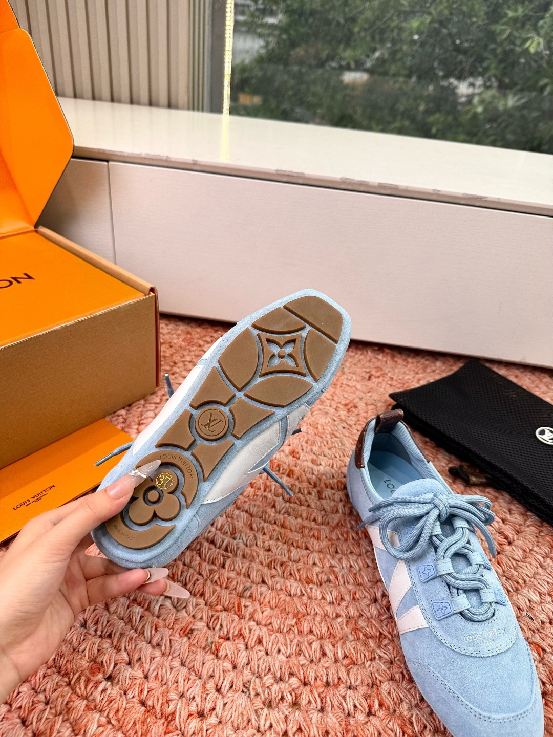 🌾G000所见即所得2026年春夏秀场上推出的 LV Footprint Soccer 芭蕾运动鞋是 P