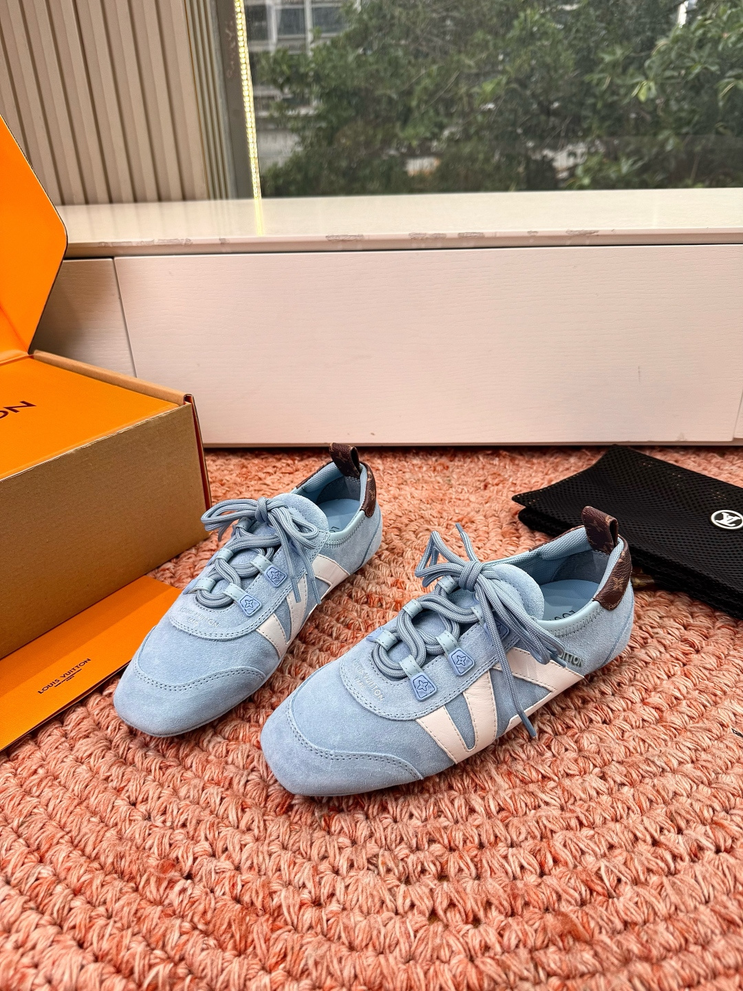 🌾G000所见即所得2026年春夏秀场上推出的 LV Footprint Soccer 芭蕾运动鞋是 P
