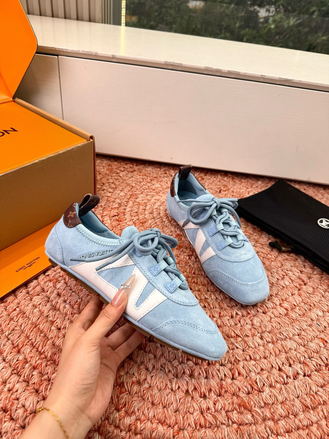 🌾G000所见即所得2026年春夏秀场上推出的 LV Footprint Soccer 芭蕾运动鞋是 P