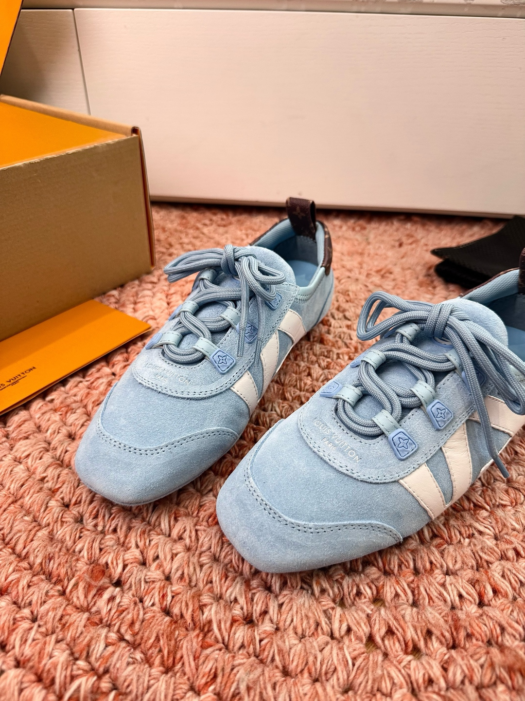 🌾G000所见即所得2026年春夏秀场上推出的 LV Footprint Soccer 芭蕾运动鞋是 P