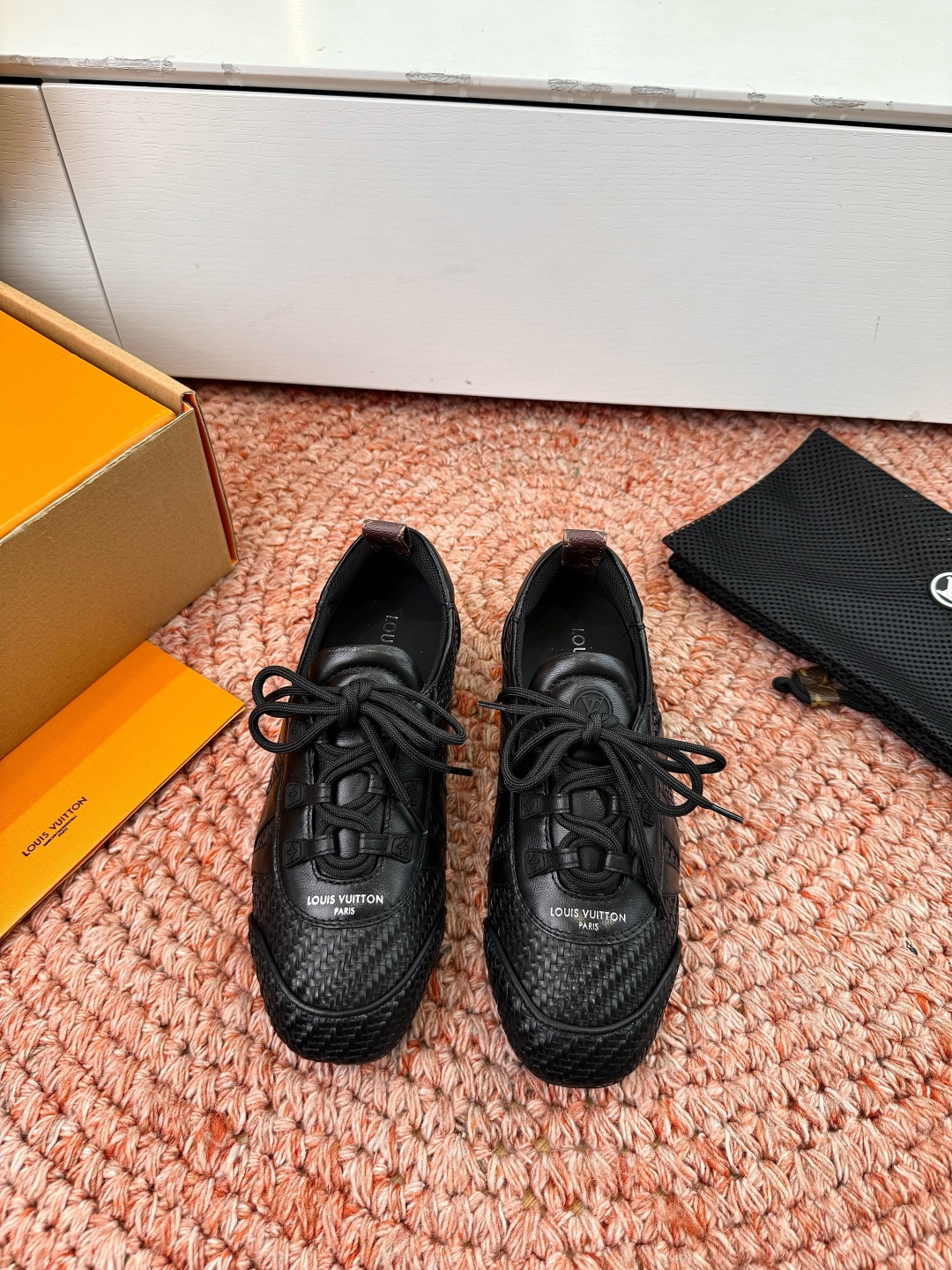 🌾G000所见即所得2026年春夏秀场上推出的 LV Footprint Soccer 芭蕾运动鞋是 P