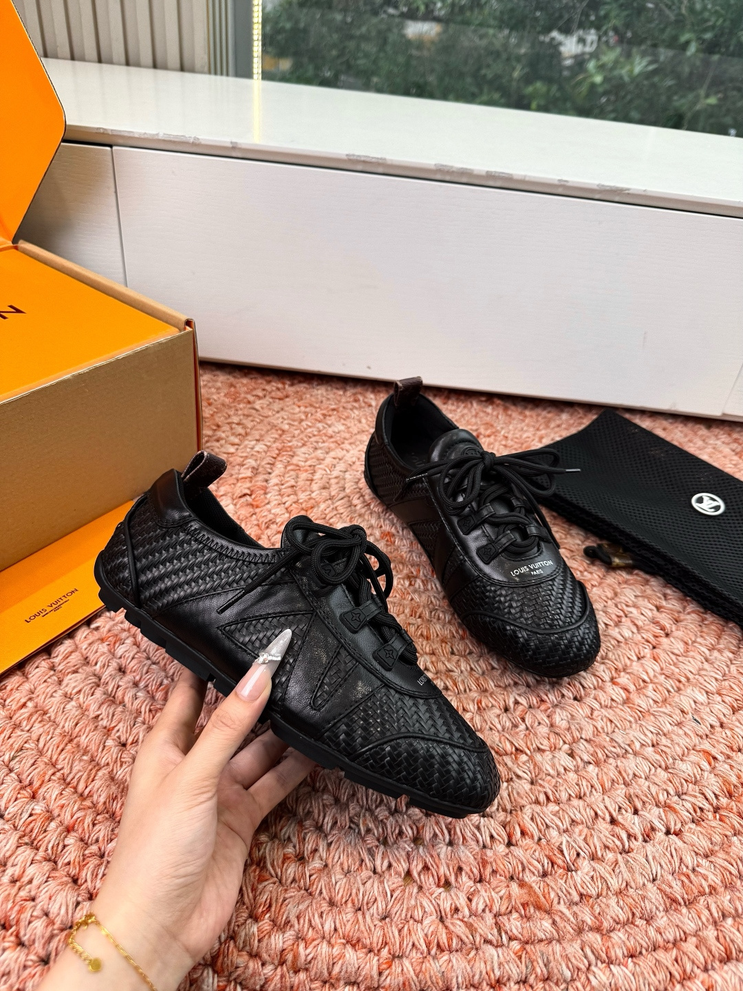 🌾G000所见即所得2026年春夏秀场上推出的 LV Footprint Soccer 芭蕾运动鞋是 P