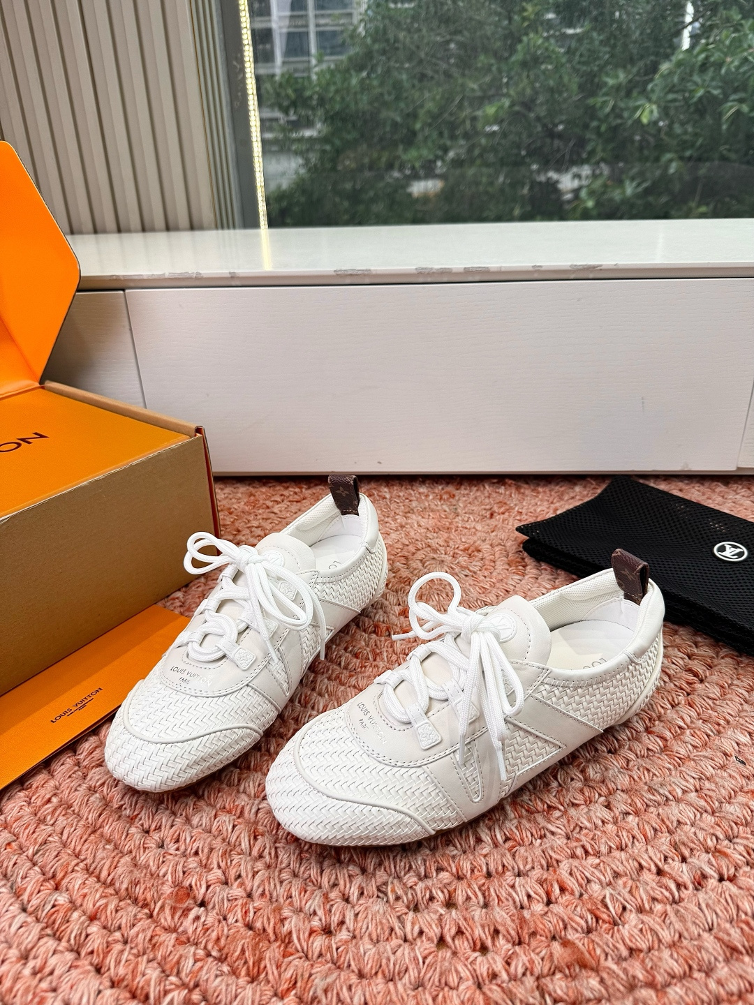🌾G000所见即所得2026年春夏秀场上推出的 LV Footprint Soccer 芭蕾运动鞋是 P