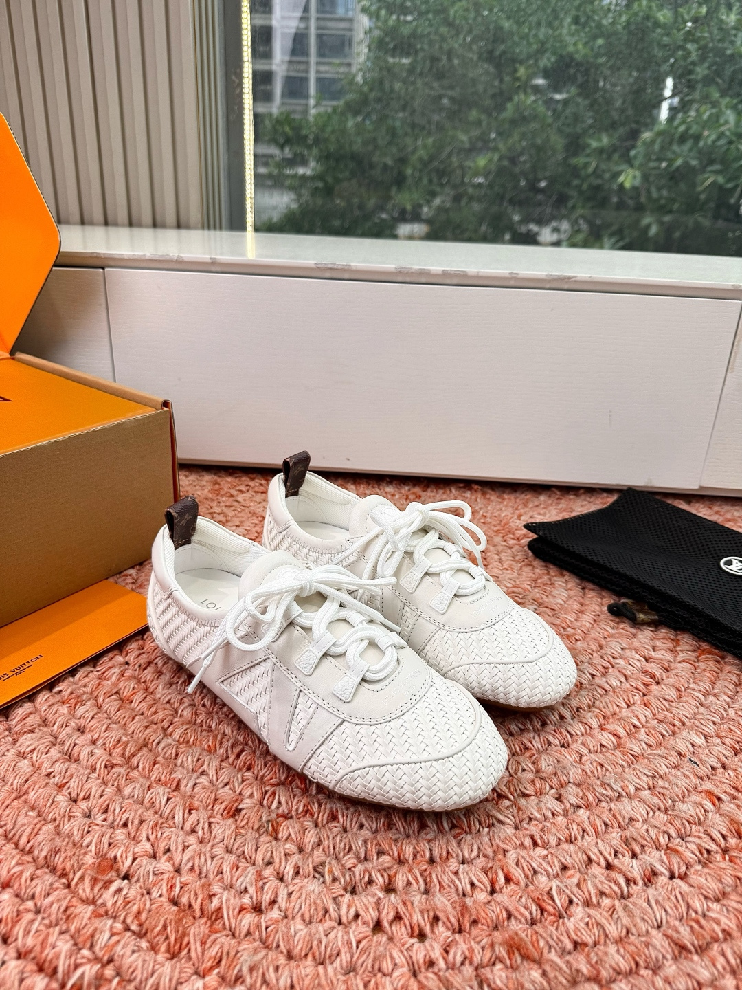 🌾G000所见即所得2026年春夏秀场上推出的 LV Footprint Soccer 芭蕾运动鞋是 P