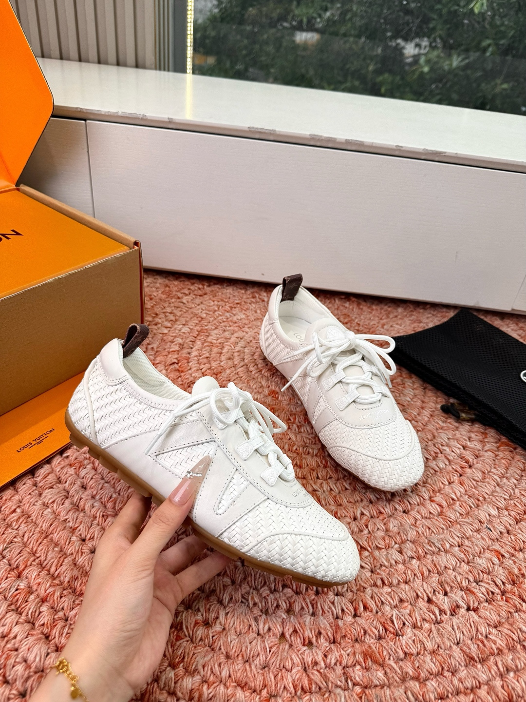 🌾G000所见即所得2026年春夏秀场上推出的 LV Footprint Soccer 芭蕾运动鞋是 P