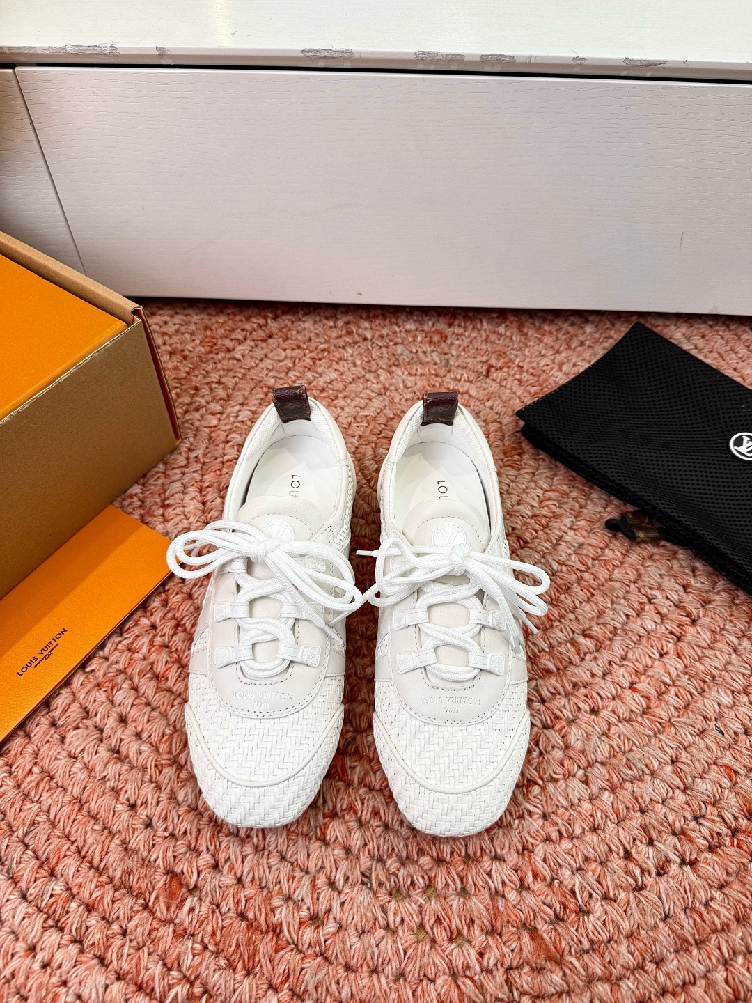 🌾G000所见即所得2026年春夏秀场上推出的 LV Footprint Soccer 芭蕾运动鞋是 P