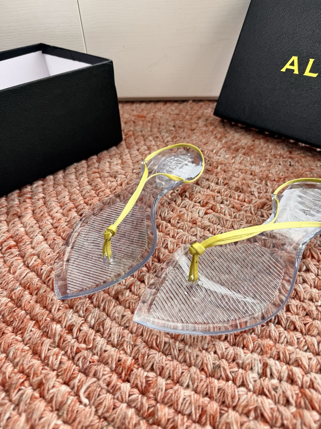 🌾所见即所得G177代购级别原版购入法国一线奢侈品牌ALAIA 阿莱亚2026SS法式仙女夹脚沙滩凉鞋拖