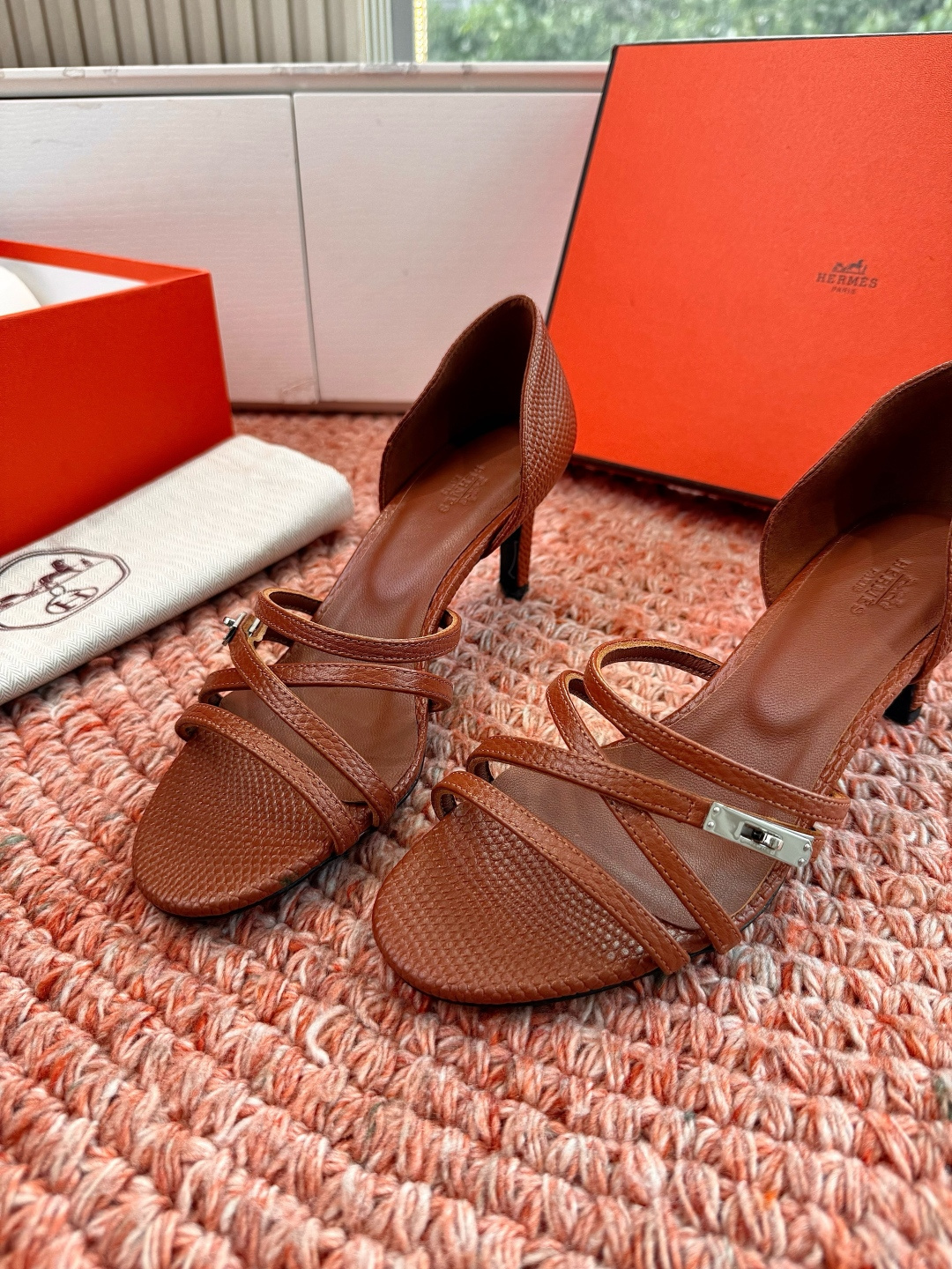 🌾G393Hermès/爱马仕2026WF新品Kelly扣细带高跟凉鞋Kelly包的传奇基因邂逅夏日步履