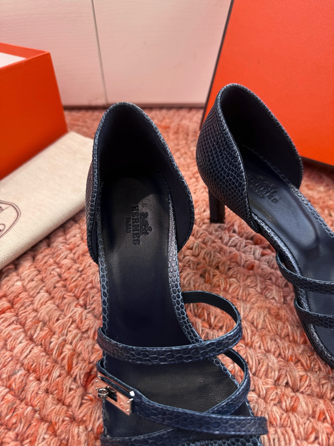🌾G393Hermès/爱马仕2026WF新品Kelly扣细带高跟凉鞋Kelly包的传奇基因邂逅夏日步履
