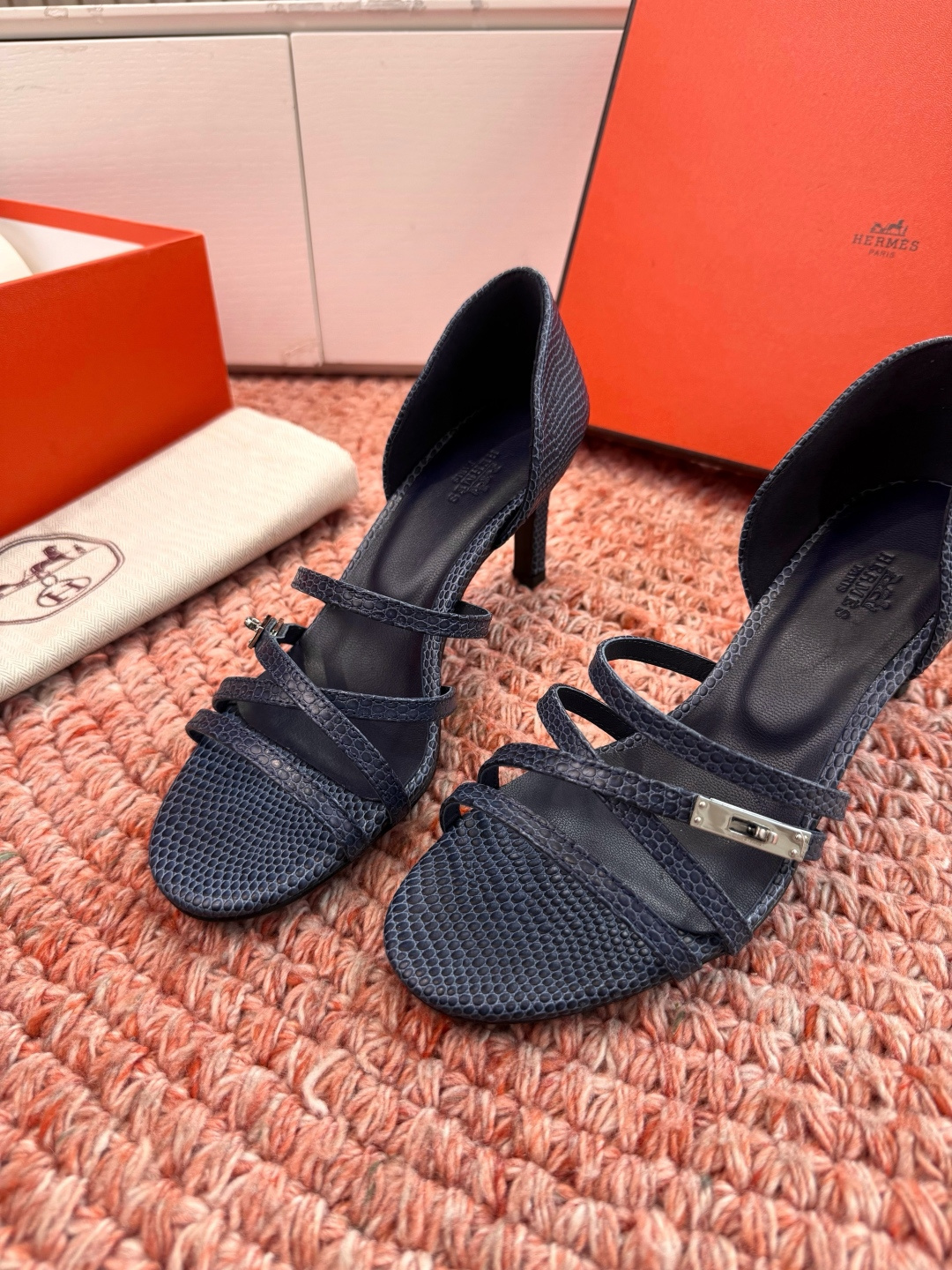 🌾G393Hermès/爱马仕2026WF新品Kelly扣细带高跟凉鞋Kelly包的传奇基因邂逅夏日步履