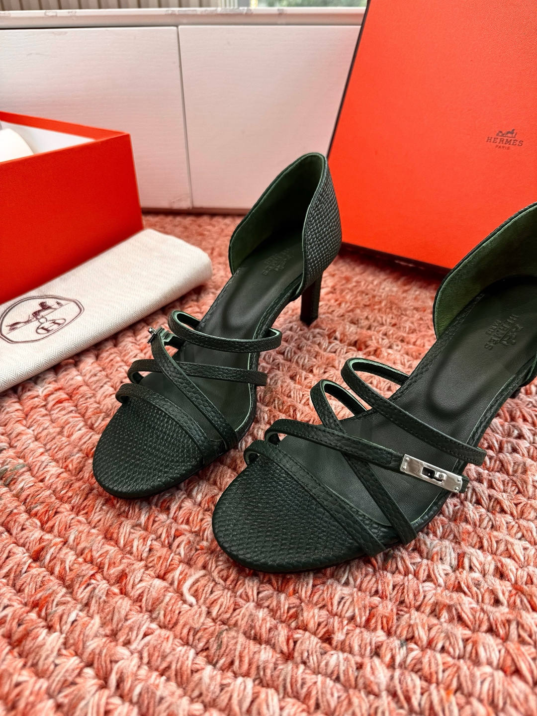 🌾G393Hermès/爱马仕2026WF新品Kelly扣细带高跟凉鞋Kelly包的传奇基因邂逅夏日步履