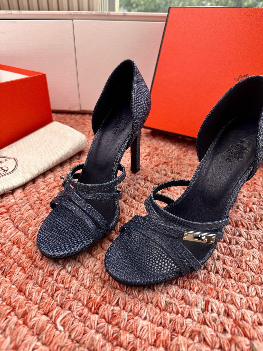 🌾G393Hermès/爱马仕2026WF新品Kelly扣细带高跟凉鞋Kelly包的传奇基因邂逅夏日步履