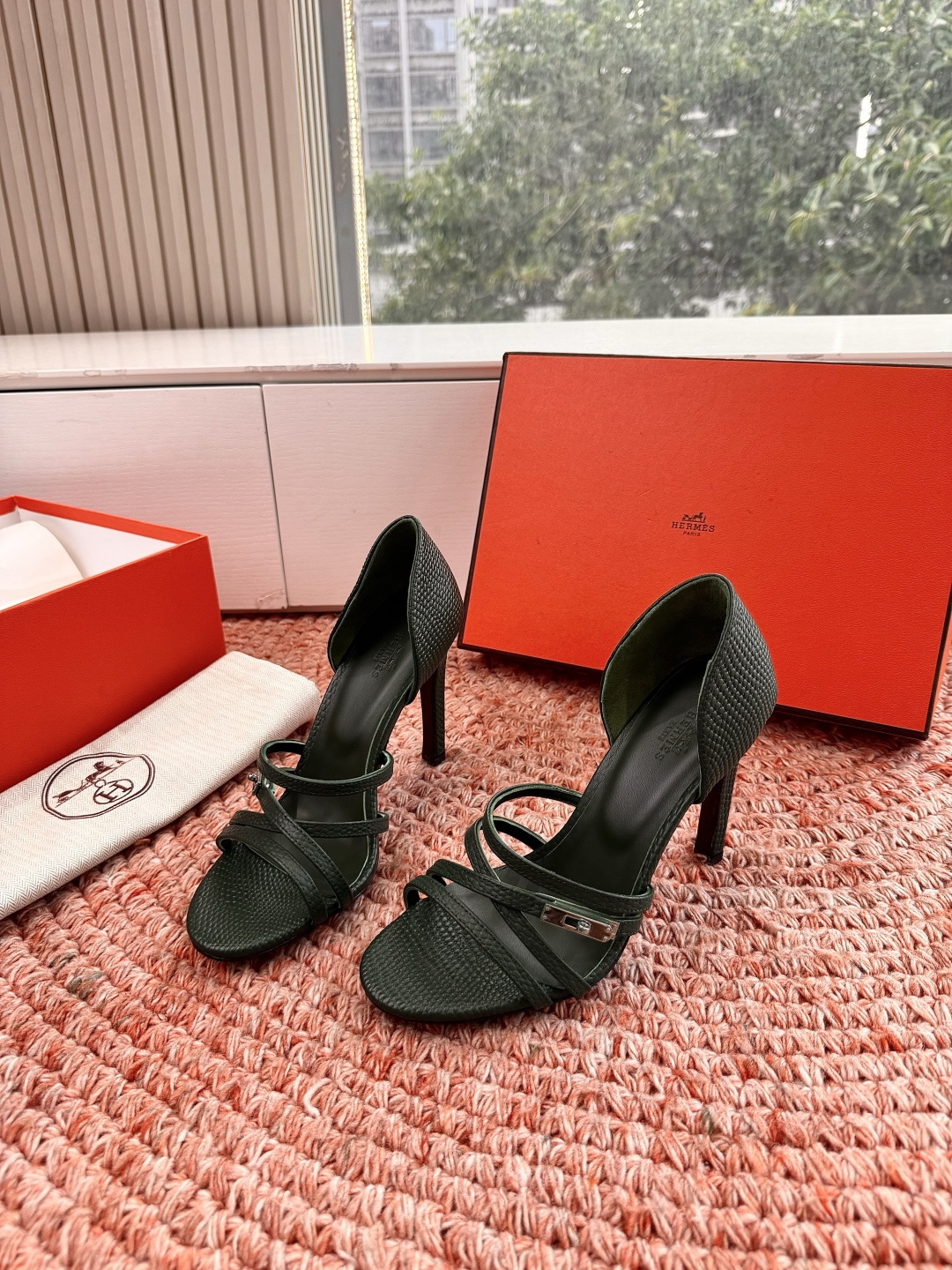 🌾G393Hermès/爱马仕2026WF新品Kelly扣细带高跟凉鞋Kelly包的传奇基因邂逅夏日步履