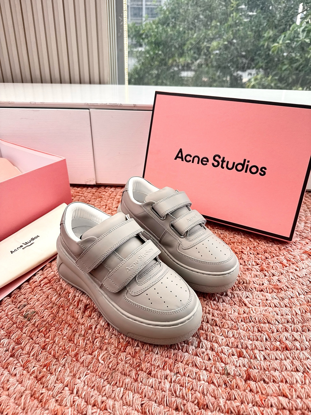 🌾G035代购级别现货供应高版Acne Studios经典魔术贴平底笑脸真皮休闲板鞋运动女鞋小白鞋面料：