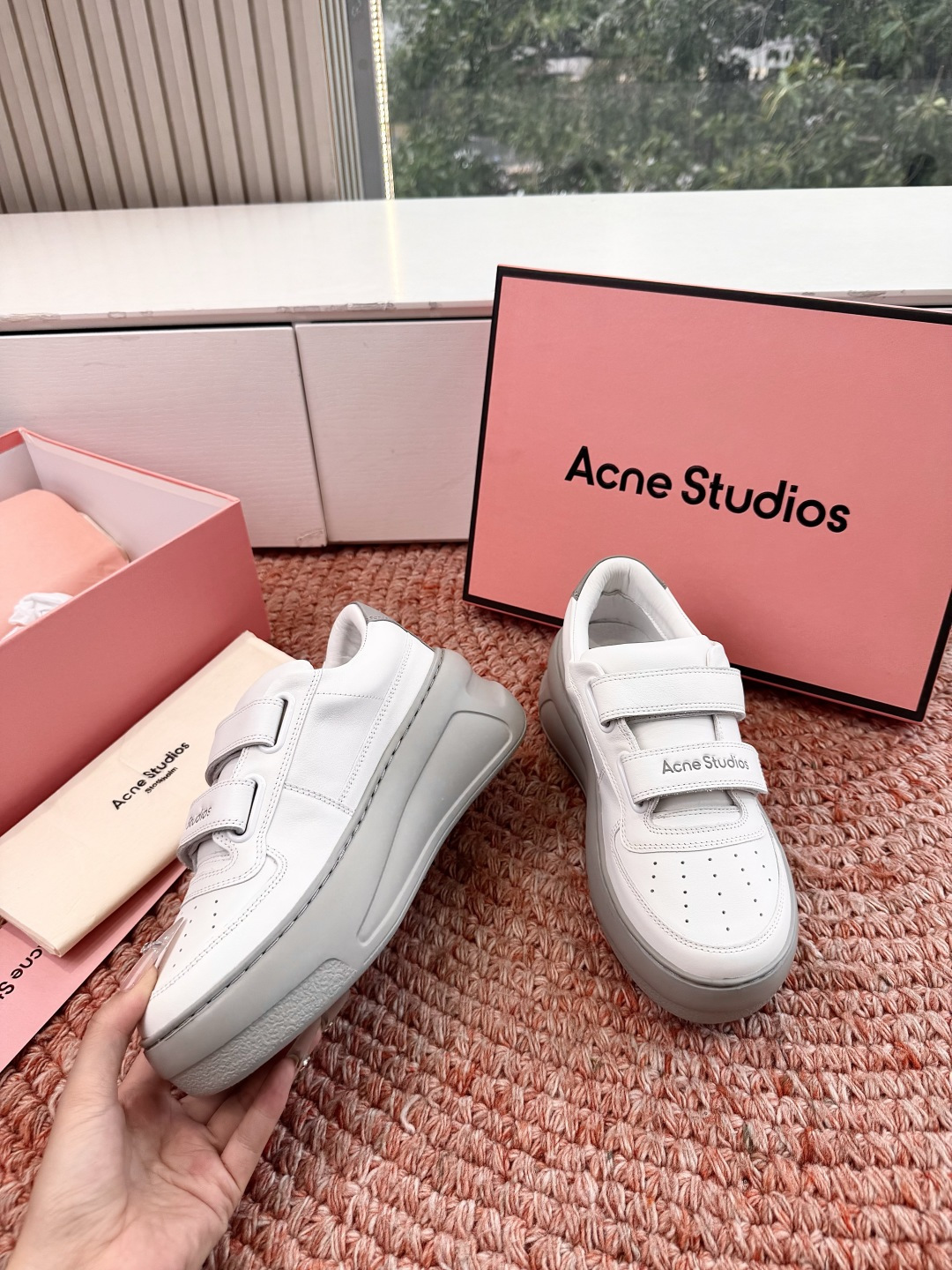 🌾G035代购级别现货供应高版Acne Studios经典魔术贴平底笑脸真皮休闲板鞋运动女鞋小白鞋面料：