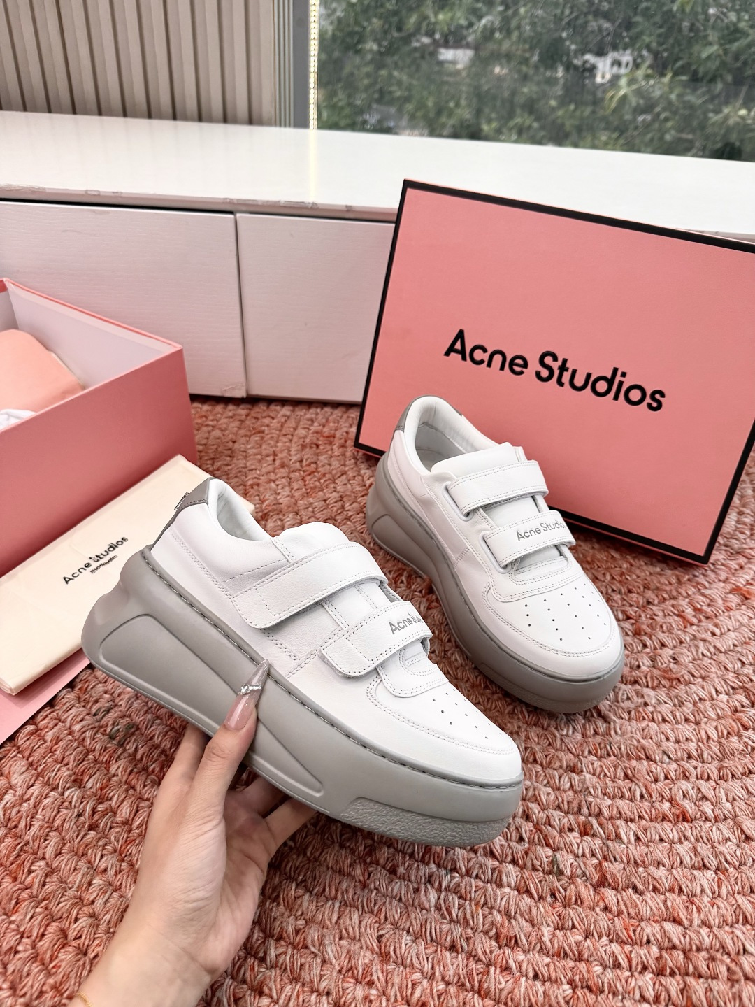 🌾G035代购级别现货供应高版Acne Studios经典魔术贴平底笑脸真皮休闲板鞋运动女鞋小白鞋面料：