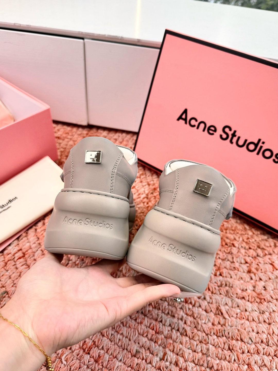 🌾G035代购级别现货供应高版Acne Studios经典魔术贴平底笑脸真皮休闲板鞋运动女鞋小白鞋面料：