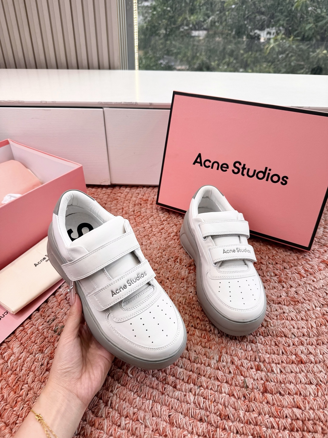 🌾G035代购级别现货供应高版Acne Studios经典魔术贴平底笑脸真皮休闲板鞋运动女鞋小白鞋面料：
