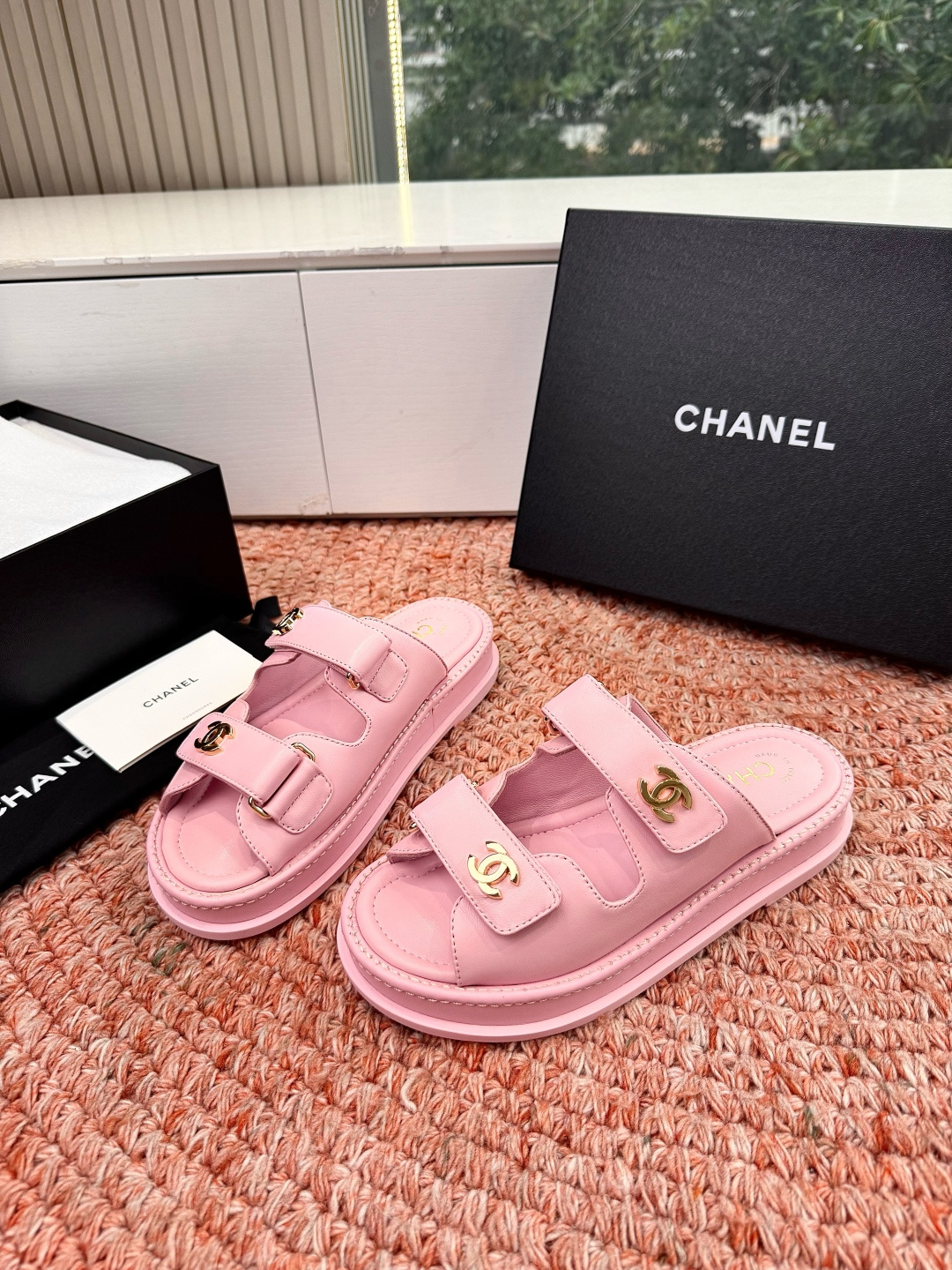 🌾G273顶级Chanel 2026ss小香沙滩凉鞋 顶级专柜品质 每年必入的经典款之一！最新出双C金属